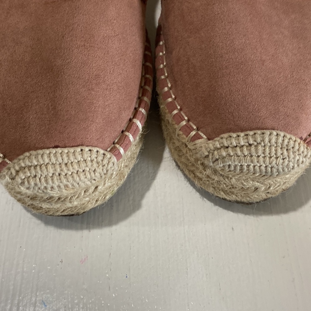 Tahari Brooklyn Size 9.5 Women's Pink Espadrille Flats! - Picture 6 of 9